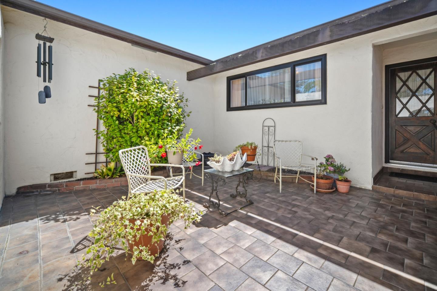 Detail Gallery Image 4 of 34 For 9495 S Century Oak Rd, Salinas,  CA 93907 - 3 Beds | 2 Baths