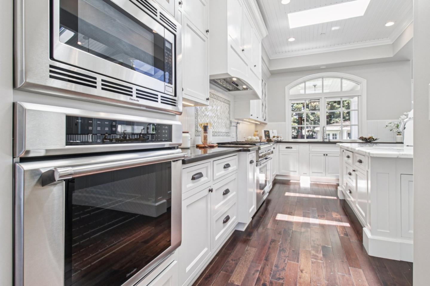 Detail Gallery Image 16 of 81 For 667 Jay St, Los Altos,  CA 94022 - 6 Beds | 5/1 Baths
