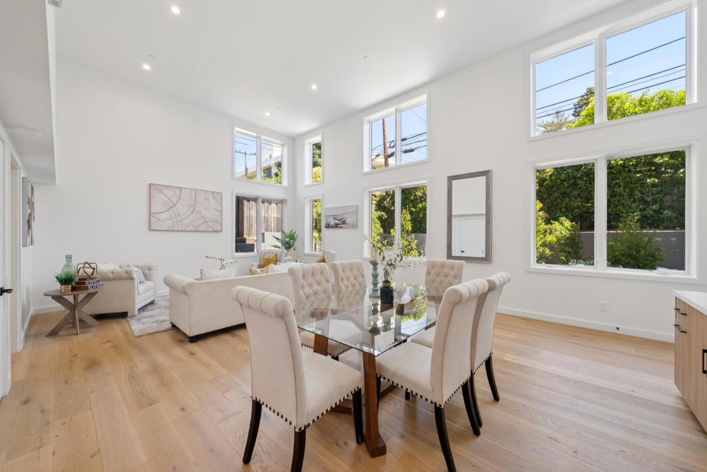 Detail Gallery Image 13 of 47 For 1433 Floribunda Ave #1,  Burlingame,  CA 94010 - 2 Beds | 2 Baths