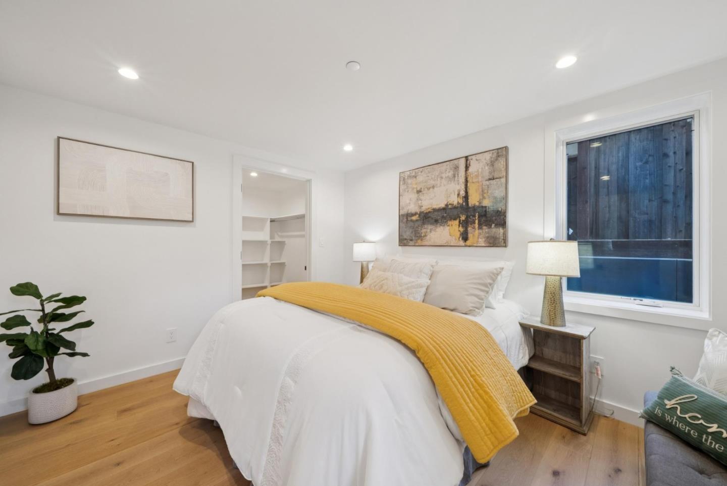 Detail Gallery Image 17 of 47 For 1433 Floribunda Ave #1,  Burlingame,  CA 94010 - 2 Beds | 2 Baths