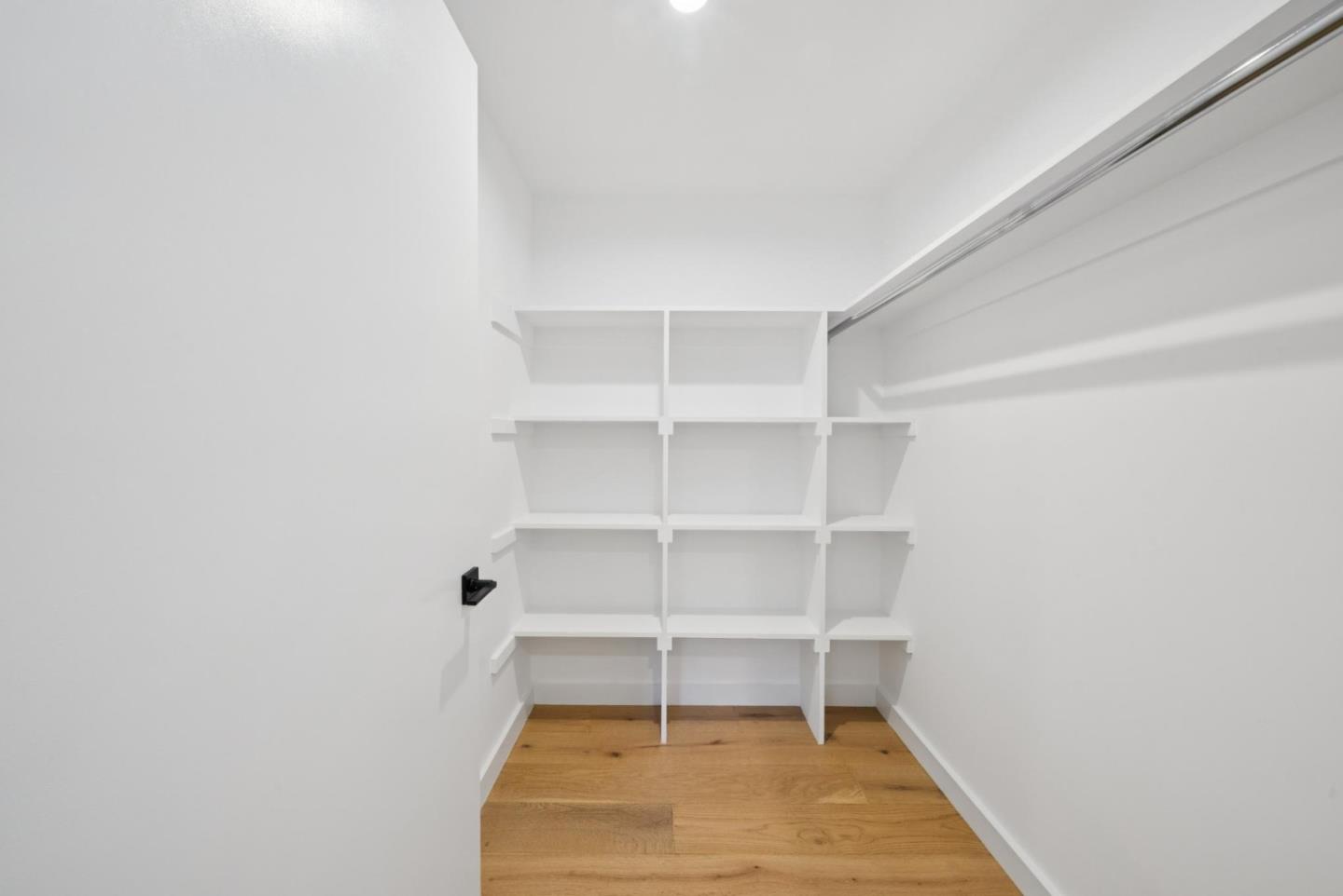 Detail Gallery Image 19 of 47 For 1433 Floribunda Ave #1,  Burlingame,  CA 94010 - 2 Beds | 2 Baths