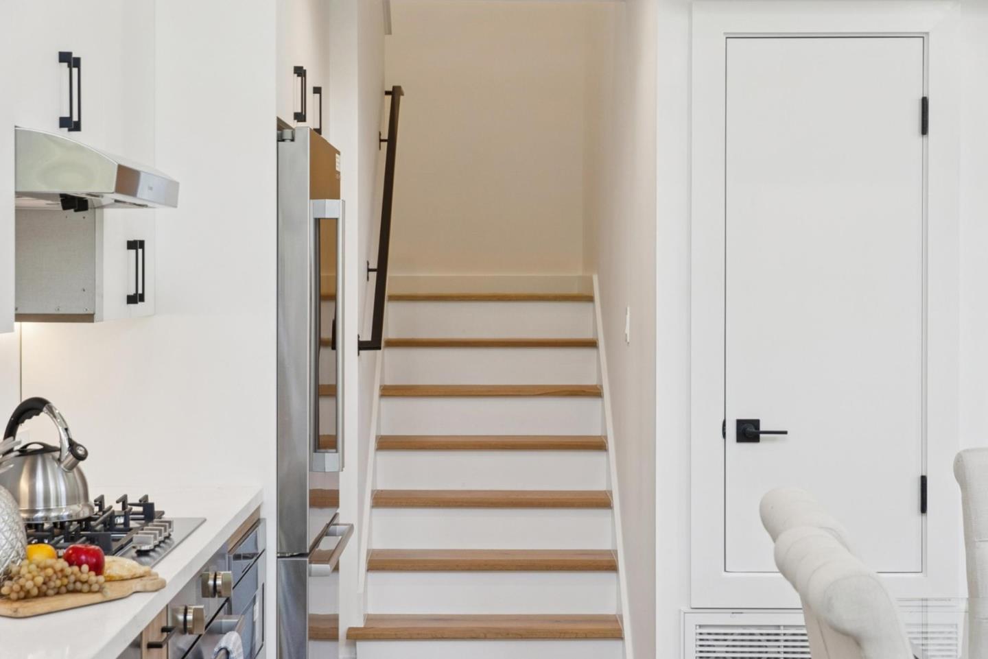 Detail Gallery Image 26 of 47 For 1433 Floribunda Ave #1,  Burlingame,  CA 94010 - 2 Beds | 2 Baths