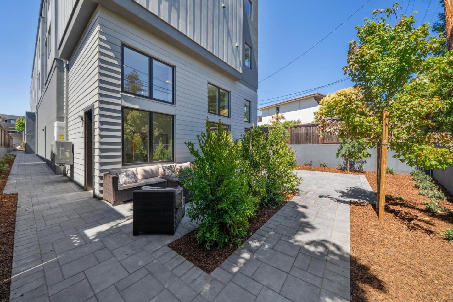 Detail Gallery Image 36 of 47 For 1433 Floribunda Ave #1,  Burlingame,  CA 94010 - 2 Beds | 2 Baths