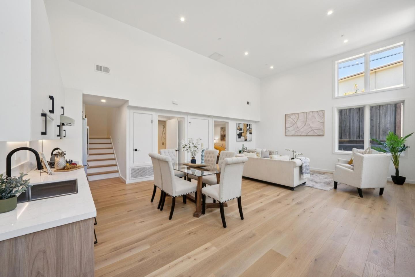 Detail Gallery Image 5 of 47 For 1433 Floribunda Ave #1,  Burlingame,  CA 94010 - 2 Beds | 2 Baths