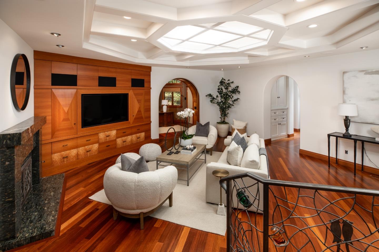 Detail Gallery Image 11 of 42 For 12950 Alta Tierra Rd, Los Altos Hills,  CA 94022 - 3 Beds | 3/1 Baths