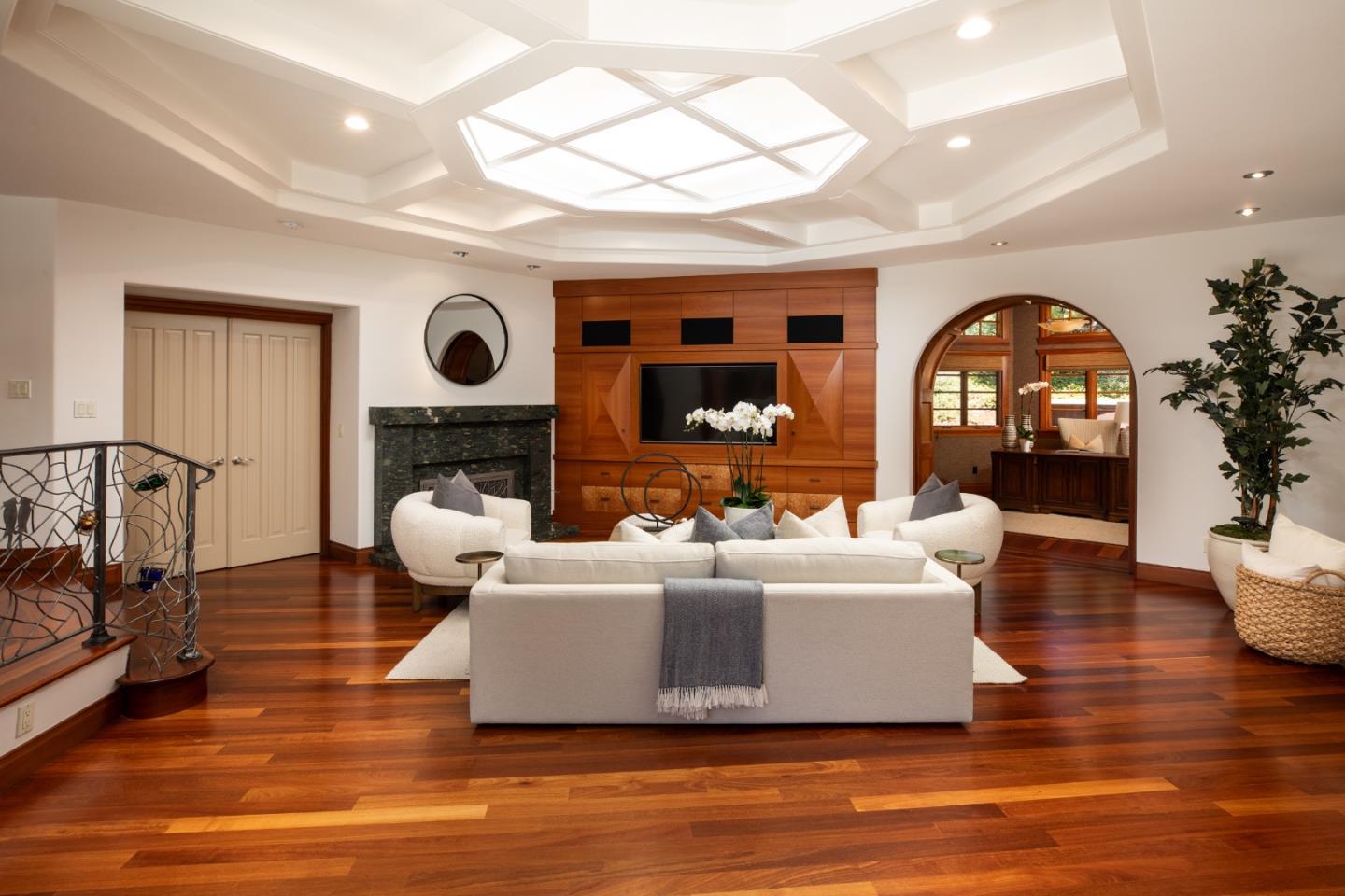Detail Gallery Image 12 of 42 For 12950 Alta Tierra Rd, Los Altos Hills,  CA 94022 - 3 Beds | 3/1 Baths