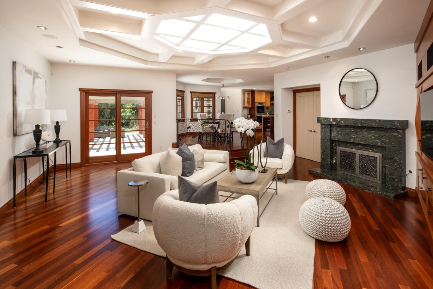 Detail Gallery Image 13 of 42 For 12950 Alta Tierra Rd, Los Altos Hills,  CA 94022 - 3 Beds | 3/1 Baths