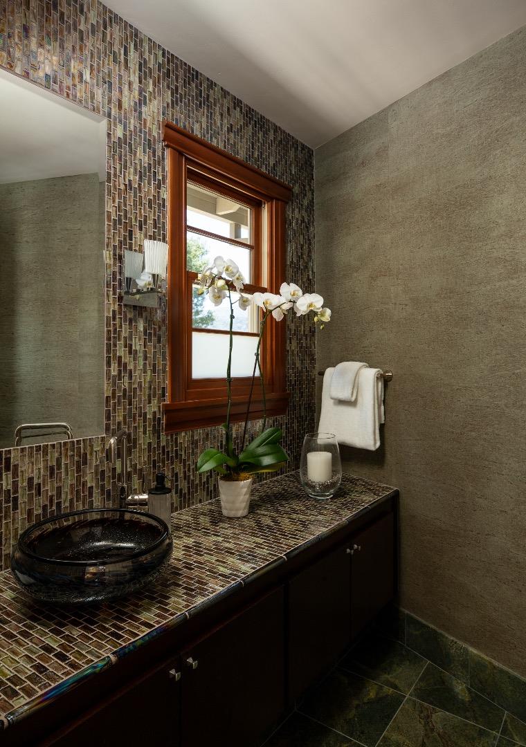 Detail Gallery Image 15 of 42 For 12950 Alta Tierra Rd, Los Altos Hills,  CA 94022 - 3 Beds | 3/1 Baths