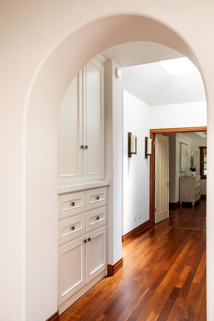 Detail Gallery Image 17 of 42 For 12950 Alta Tierra Rd, Los Altos Hills,  CA 94022 - 3 Beds | 3/1 Baths