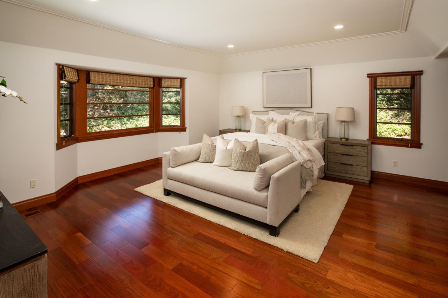 Detail Gallery Image 18 of 42 For 12950 Alta Tierra Rd, Los Altos Hills,  CA 94022 - 3 Beds | 3/1 Baths