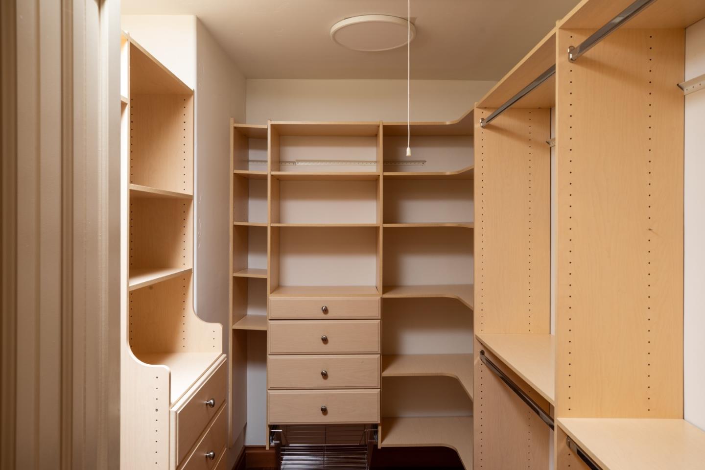 Detail Gallery Image 27 of 42 For 12950 Alta Tierra Rd, Los Altos Hills,  CA 94022 - 3 Beds | 3/1 Baths