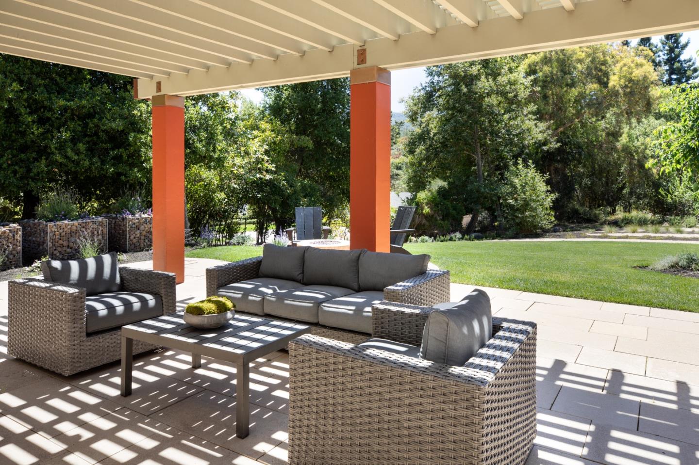 Detail Gallery Image 30 of 42 For 12950 Alta Tierra Rd, Los Altos Hills,  CA 94022 - 3 Beds | 3/1 Baths