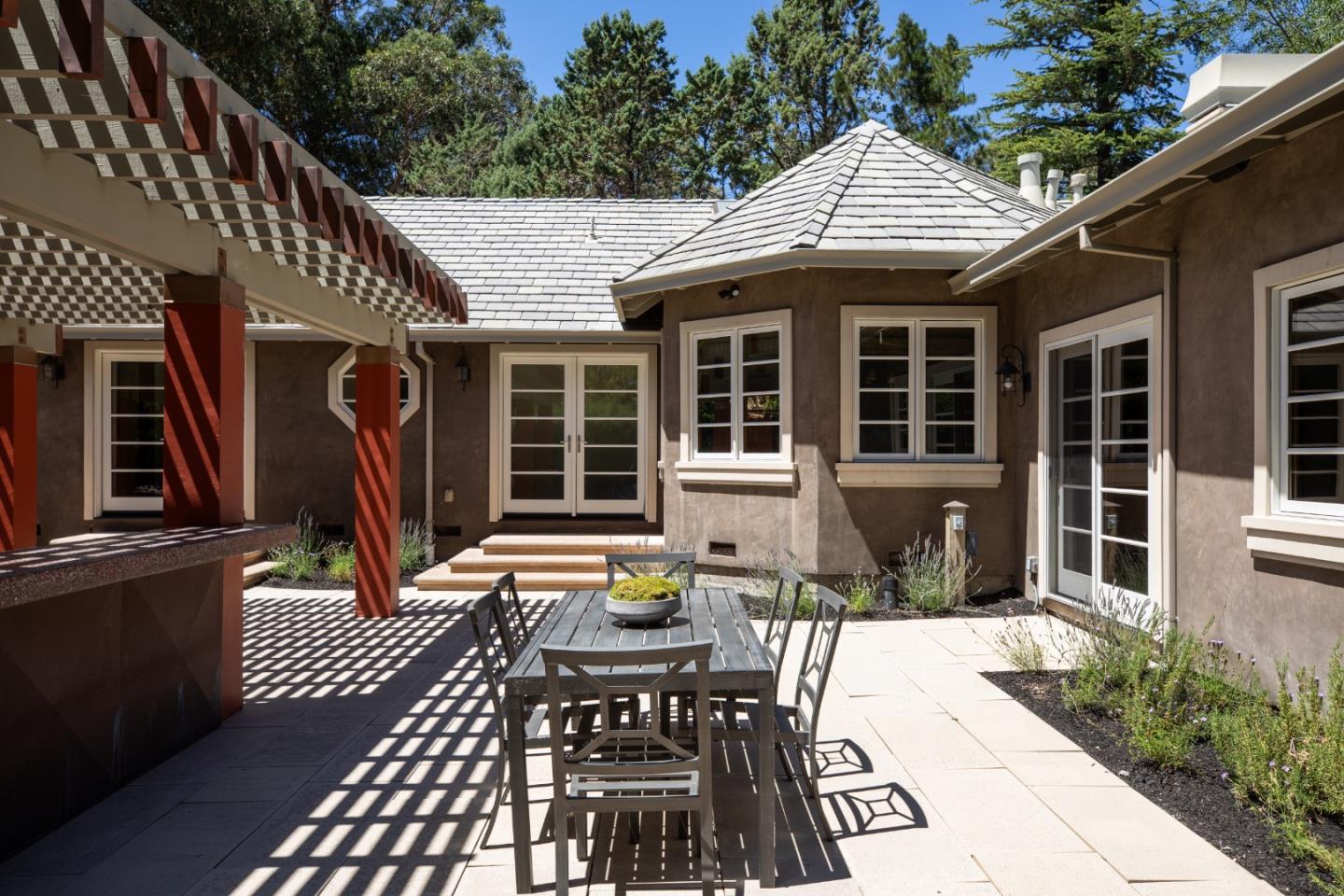 Detail Gallery Image 31 of 42 For 12950 Alta Tierra Rd, Los Altos Hills,  CA 94022 - 3 Beds | 3/1 Baths