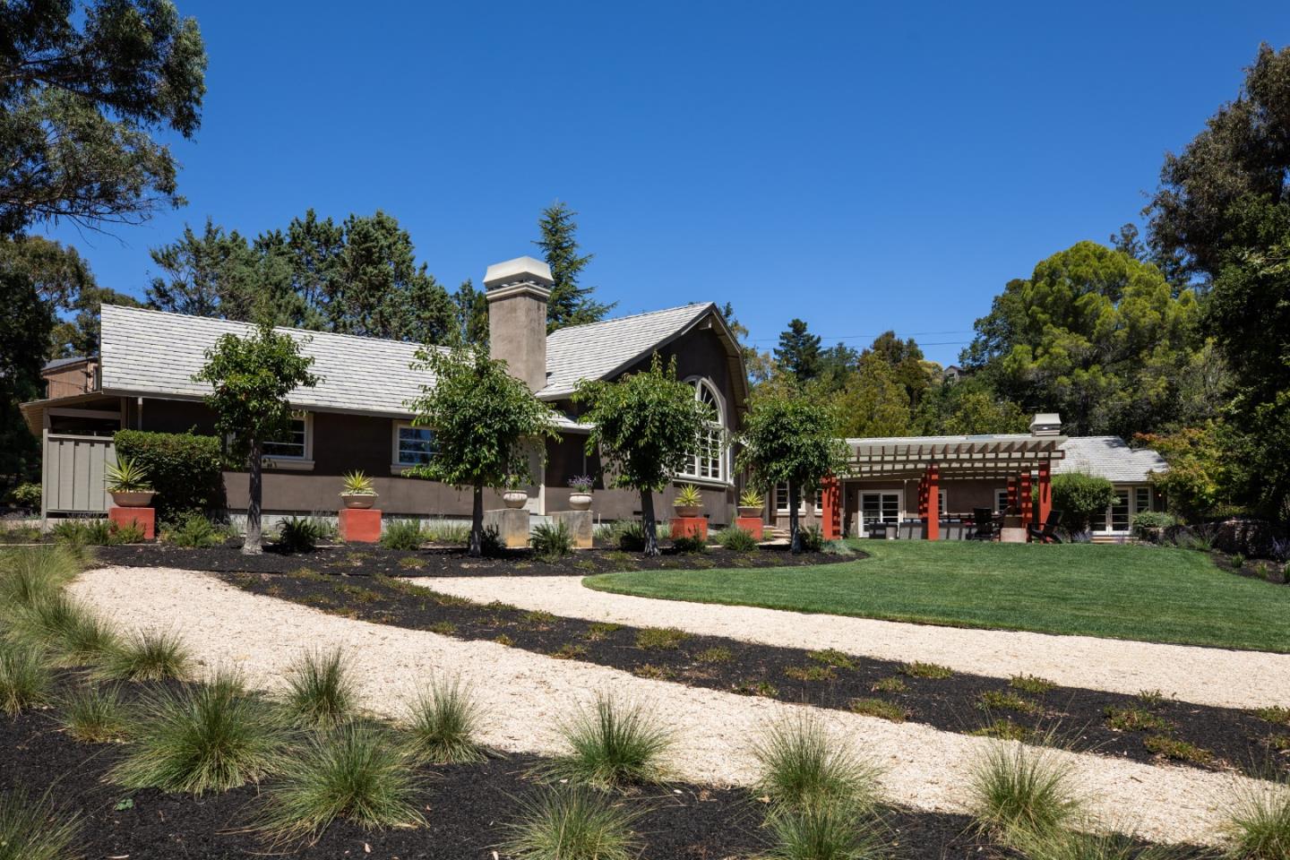 Detail Gallery Image 36 of 42 For 12950 Alta Tierra Rd, Los Altos Hills,  CA 94022 - 3 Beds | 3/1 Baths
