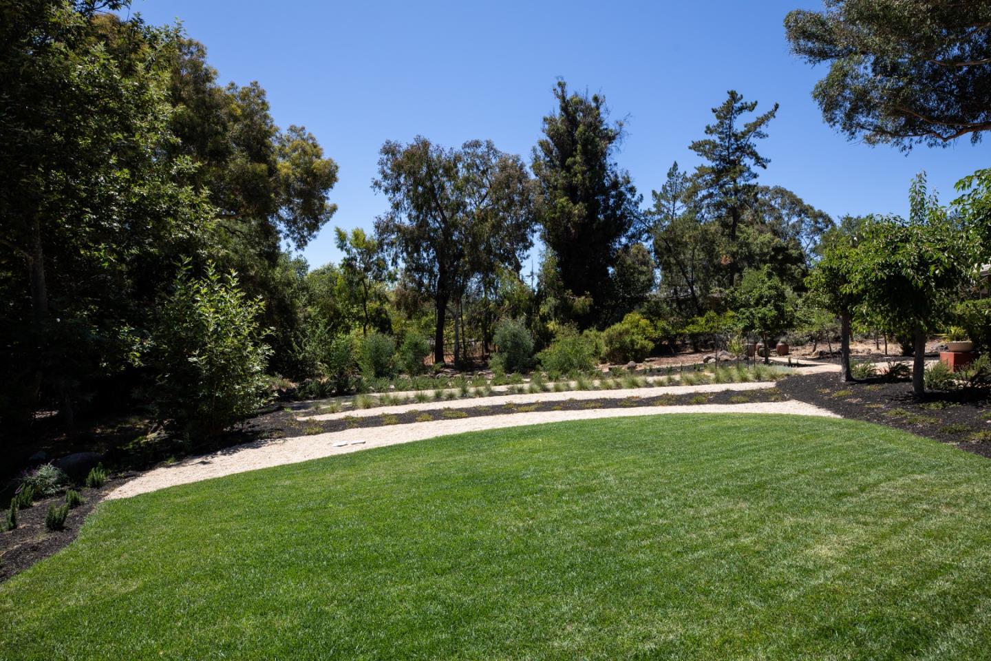 Detail Gallery Image 38 of 42 For 12950 Alta Tierra Rd, Los Altos Hills,  CA 94022 - 3 Beds | 3/1 Baths