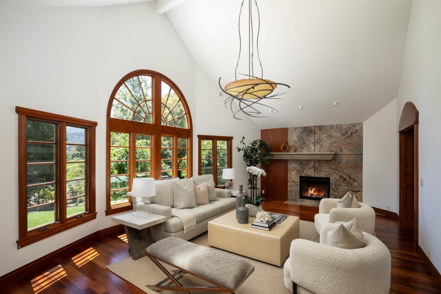 Detail Gallery Image 4 of 42 For 12950 Alta Tierra Rd, Los Altos Hills,  CA 94022 - 3 Beds | 3/1 Baths