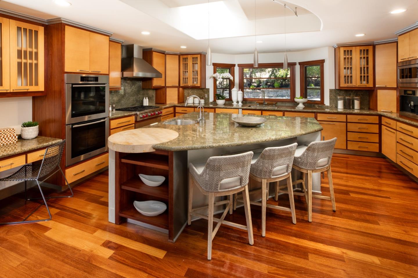 Detail Gallery Image 9 of 42 For 12950 Alta Tierra Rd, Los Altos Hills,  CA 94022 - 3 Beds | 3/1 Baths