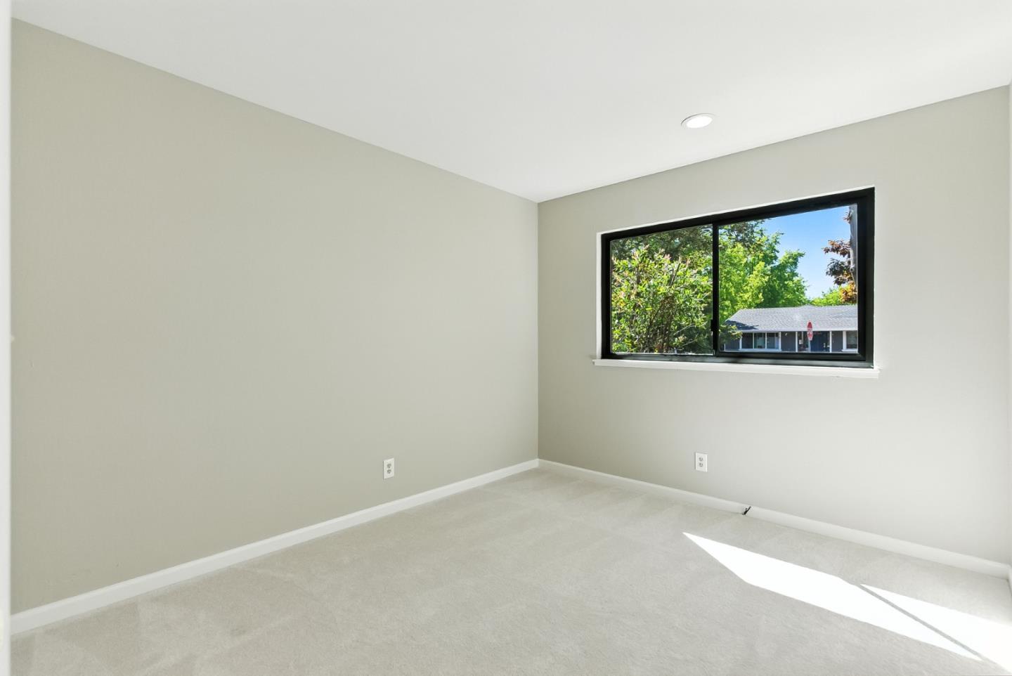 Detail Gallery Image 12 of 52 For 4189 Glenmont Dr, San Jose,  CA 95136 - 4 Beds | 3 Baths