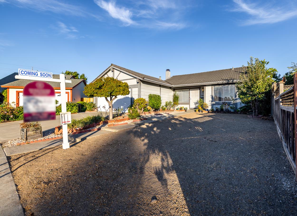 Detail Gallery Image 2 of 23 For 1968 Nutmeg Ct, San Jose,  CA 95131 - 4 Beds | 1 Baths