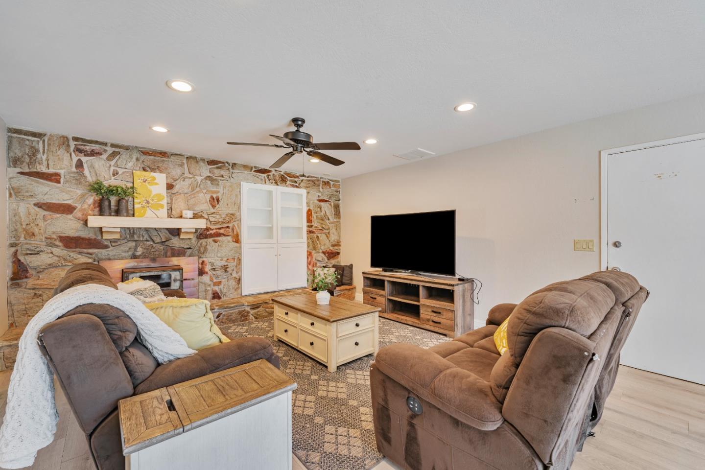 Detail Gallery Image 11 of 32 For 7611 Westwood Dr, Gilroy,  CA 95020 - 3 Beds | 2/1 Baths