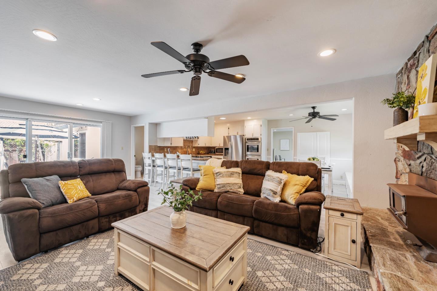 Detail Gallery Image 14 of 32 For 7611 Westwood Dr, Gilroy,  CA 95020 - 3 Beds | 2/1 Baths