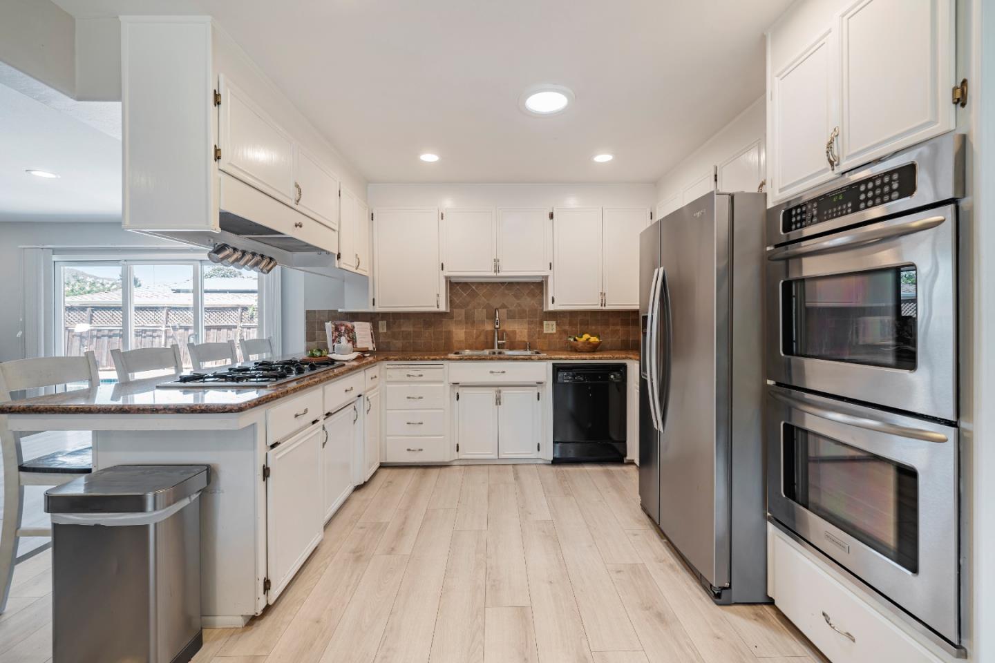 Detail Gallery Image 9 of 32 For 7611 Westwood Dr, Gilroy,  CA 95020 - 3 Beds | 2/1 Baths