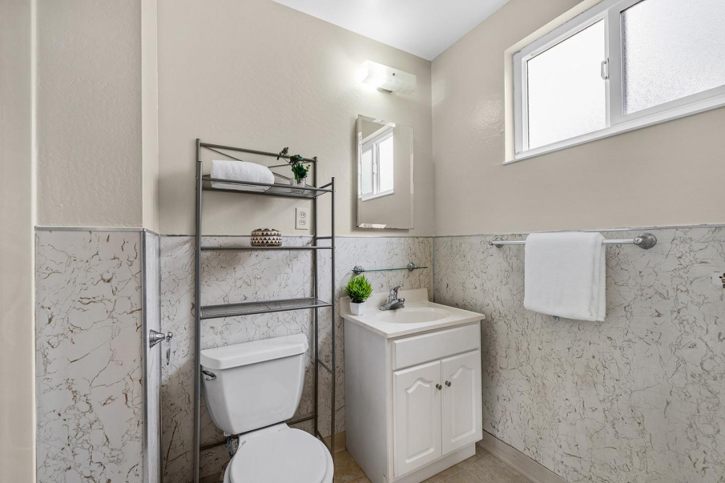 Detail Gallery Image 14 of 25 For 3501 Longview Dr, San Bruno,  CA 94066 - 3 Beds | 2 Baths