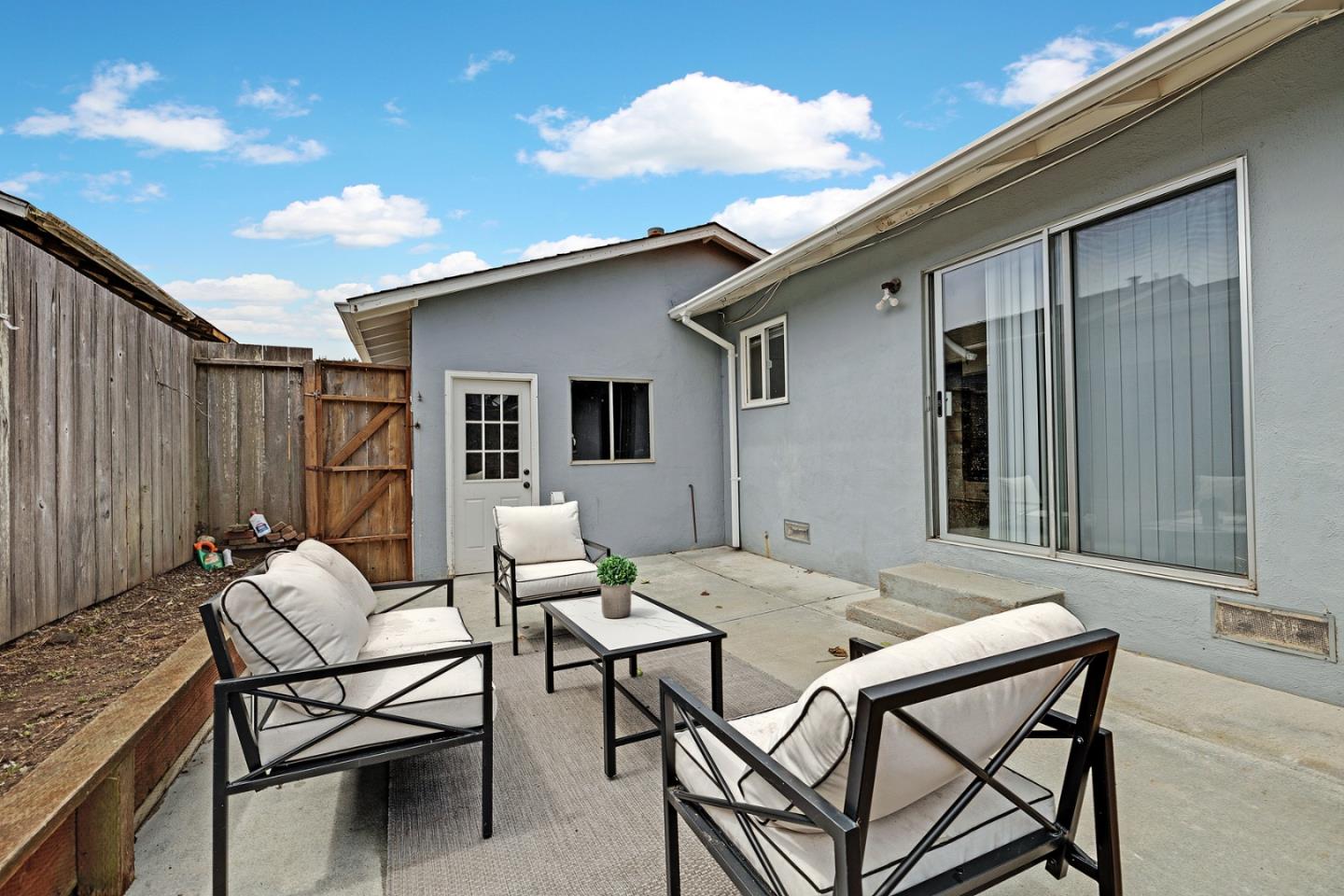 Detail Gallery Image 20 of 25 For 3501 Longview Dr, San Bruno,  CA 94066 - 3 Beds | 2 Baths