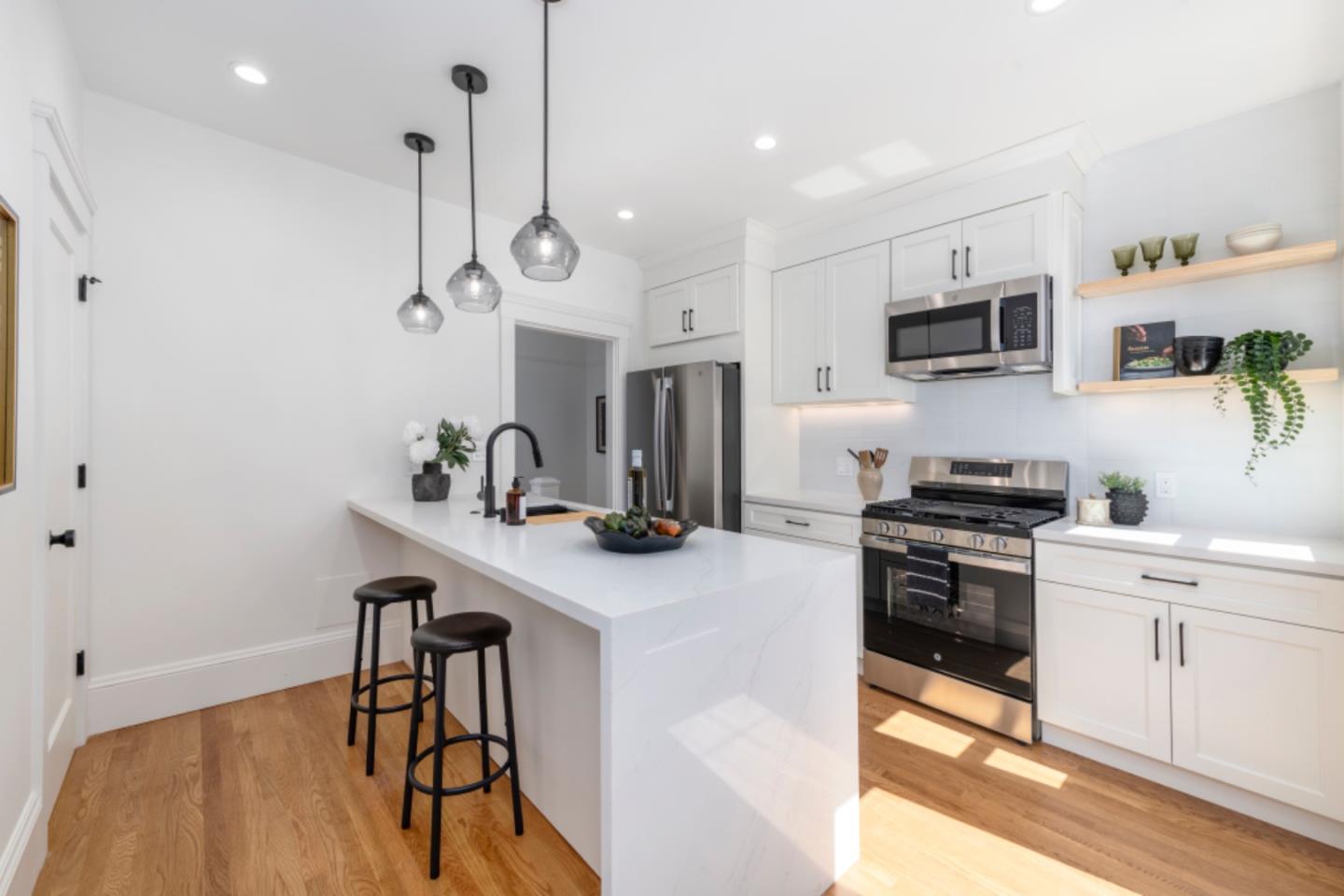 Detail Gallery Image 15 of 32 For 76 Bayview St, San Francisco,  CA 94124 - 2 Beds | 1 Baths