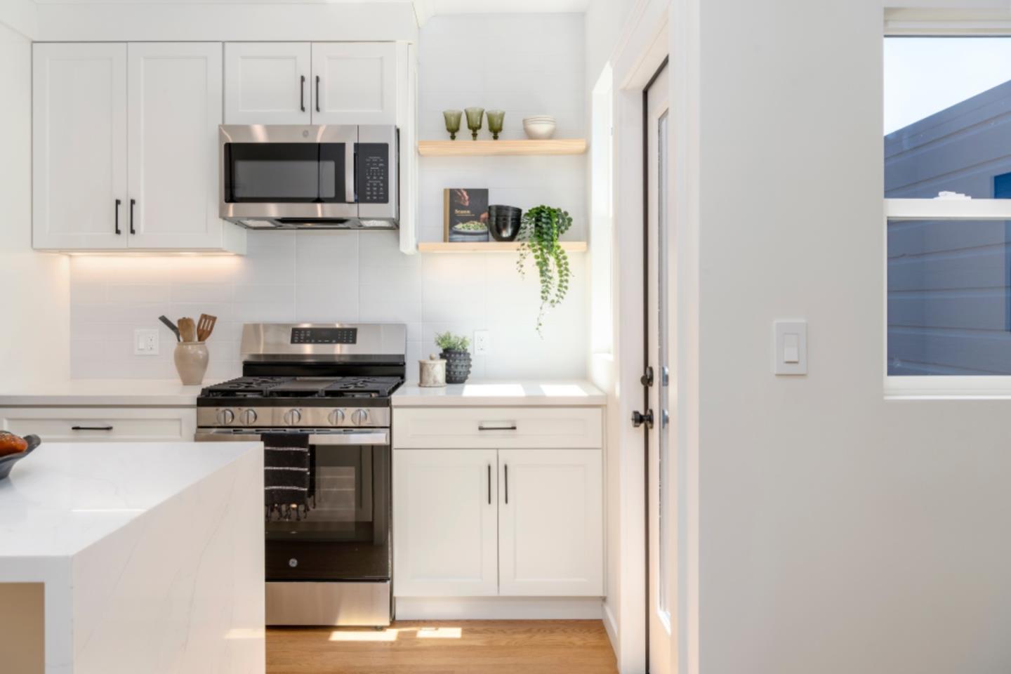 Detail Gallery Image 16 of 32 For 76 Bayview St, San Francisco,  CA 94124 - 2 Beds | 1 Baths