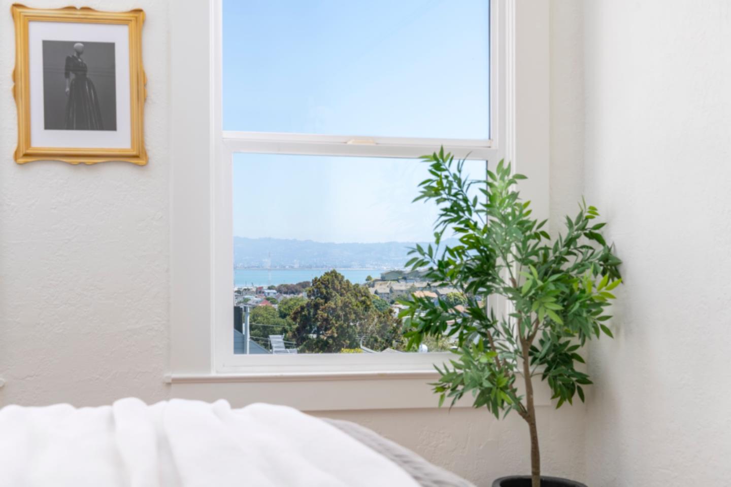 Detail Gallery Image 5 of 32 For 76 Bayview St, San Francisco,  CA 94124 - 2 Beds | 1 Baths