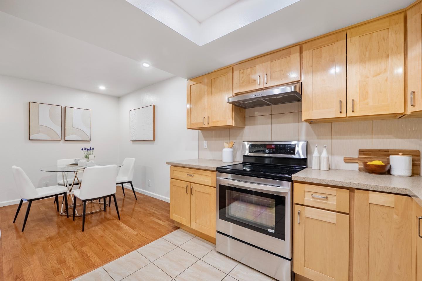 Detail Gallery Image 15 of 54 For 14664 Springer Ave, Saratoga,  CA 95070 - 3 Beds | 2/1 Baths