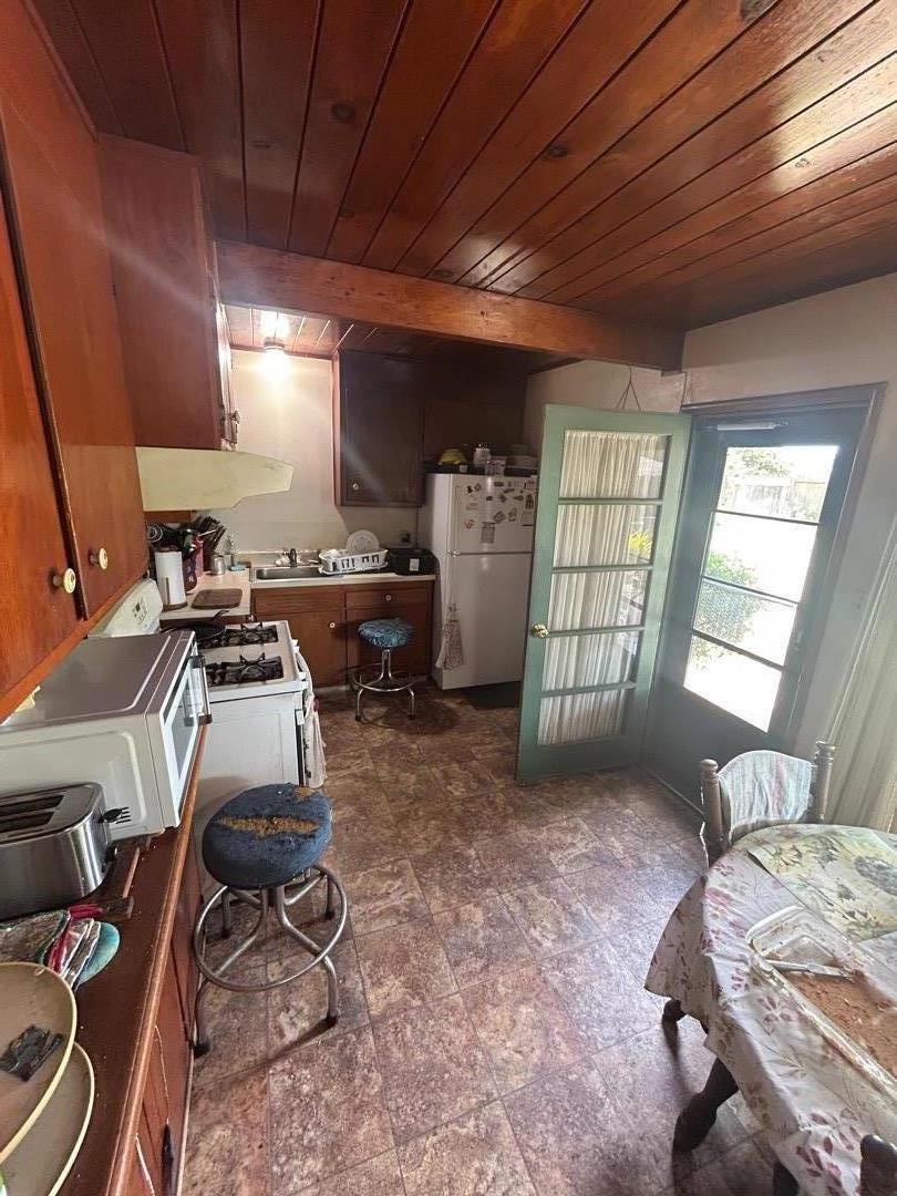 Detail Gallery Image 5 of 13 For 452 Vallejo St, Salinas,  CA 93906 - 3 Beds | 1 Baths