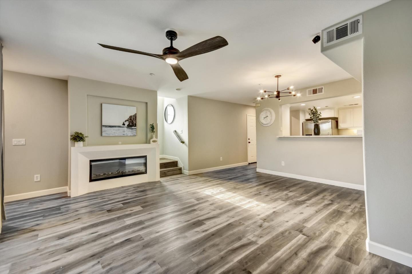 Detail Gallery Image 10 of 43 For 2043 Sonador, San Jose,  CA 95128 - 2 Beds | 2/1 Baths