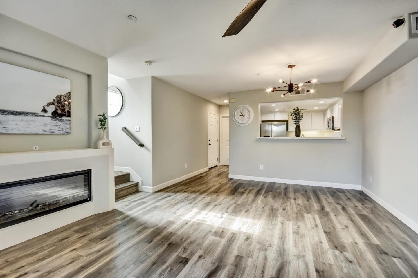 Detail Gallery Image 11 of 43 For 2043 Sonador, San Jose,  CA 95128 - 2 Beds | 2/1 Baths