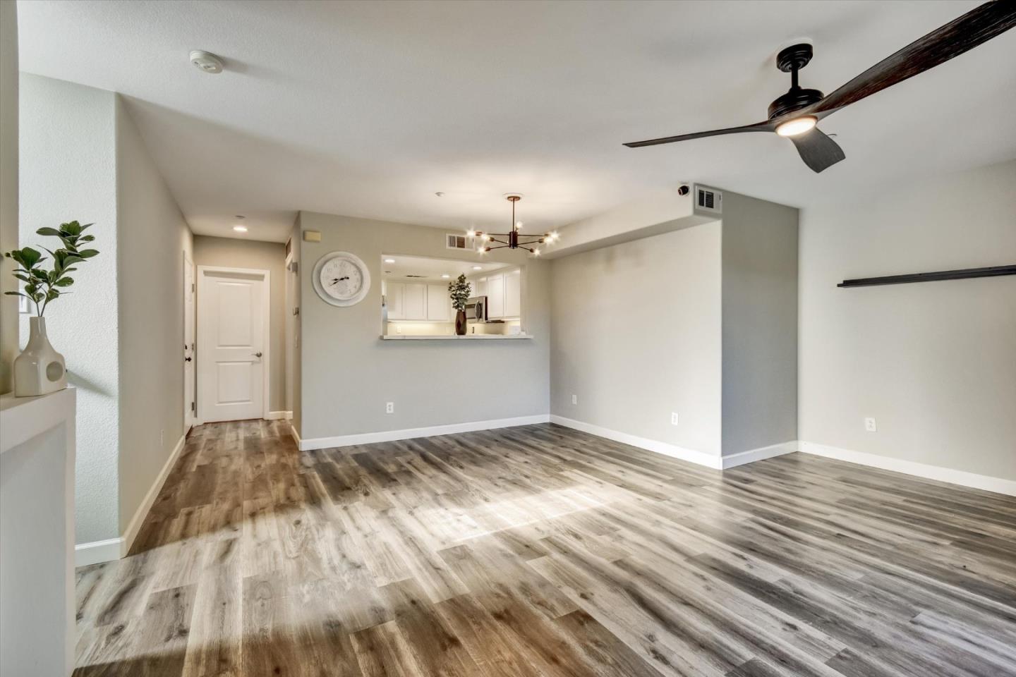 Detail Gallery Image 12 of 43 For 2043 Sonador, San Jose,  CA 95128 - 2 Beds | 2/1 Baths