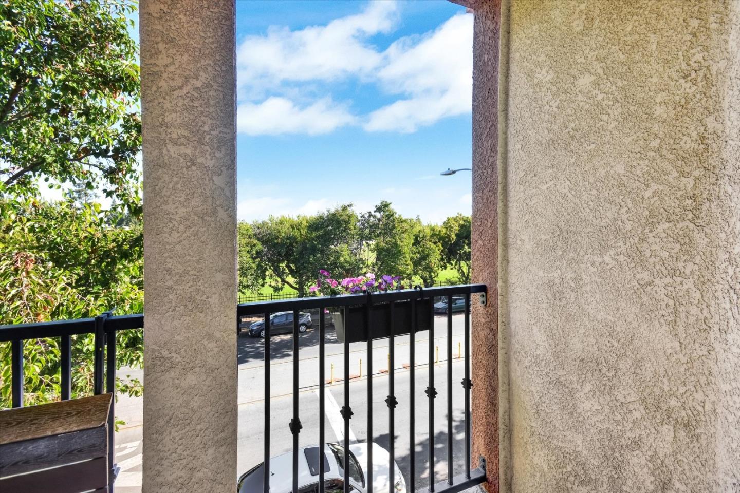 Detail Gallery Image 20 of 43 For 2043 Sonador, San Jose,  CA 95128 - 2 Beds | 2/1 Baths