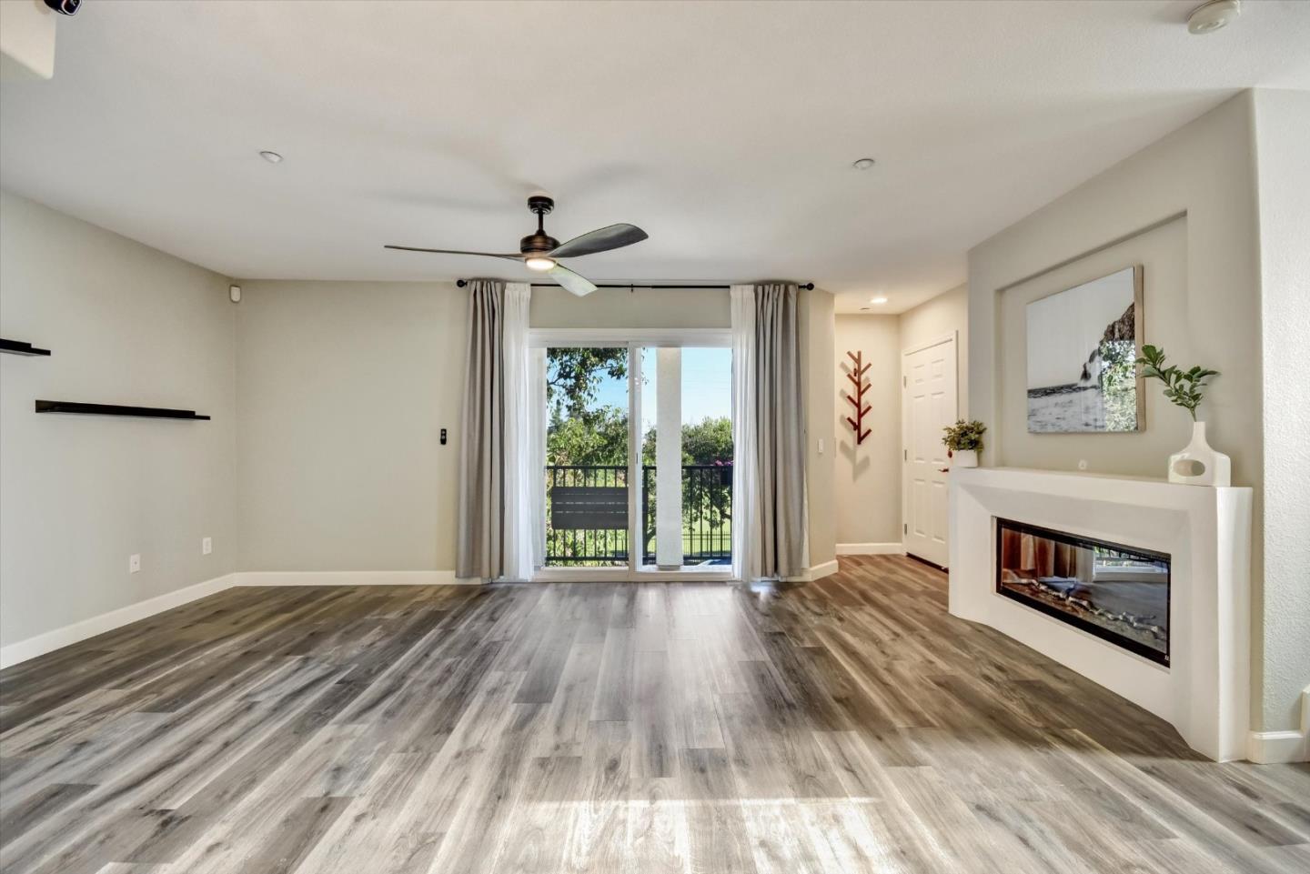 Detail Gallery Image 7 of 43 For 2043 Sonador, San Jose,  CA 95128 - 2 Beds | 2/1 Baths