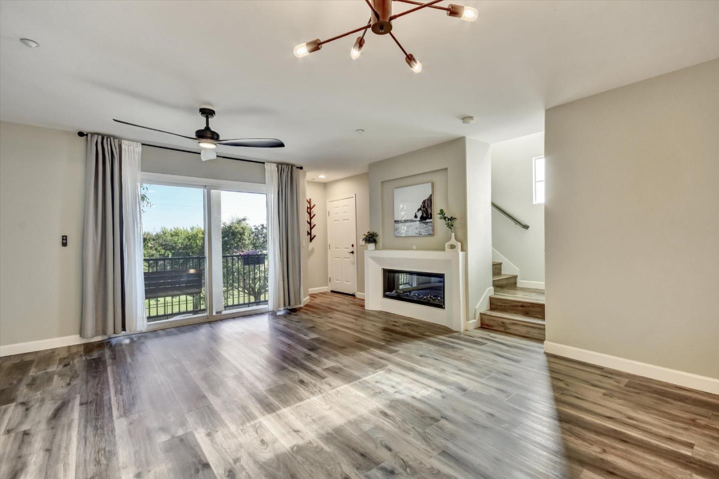 Detail Gallery Image 8 of 43 For 2043 Sonador, San Jose,  CA 95128 - 2 Beds | 2/1 Baths
