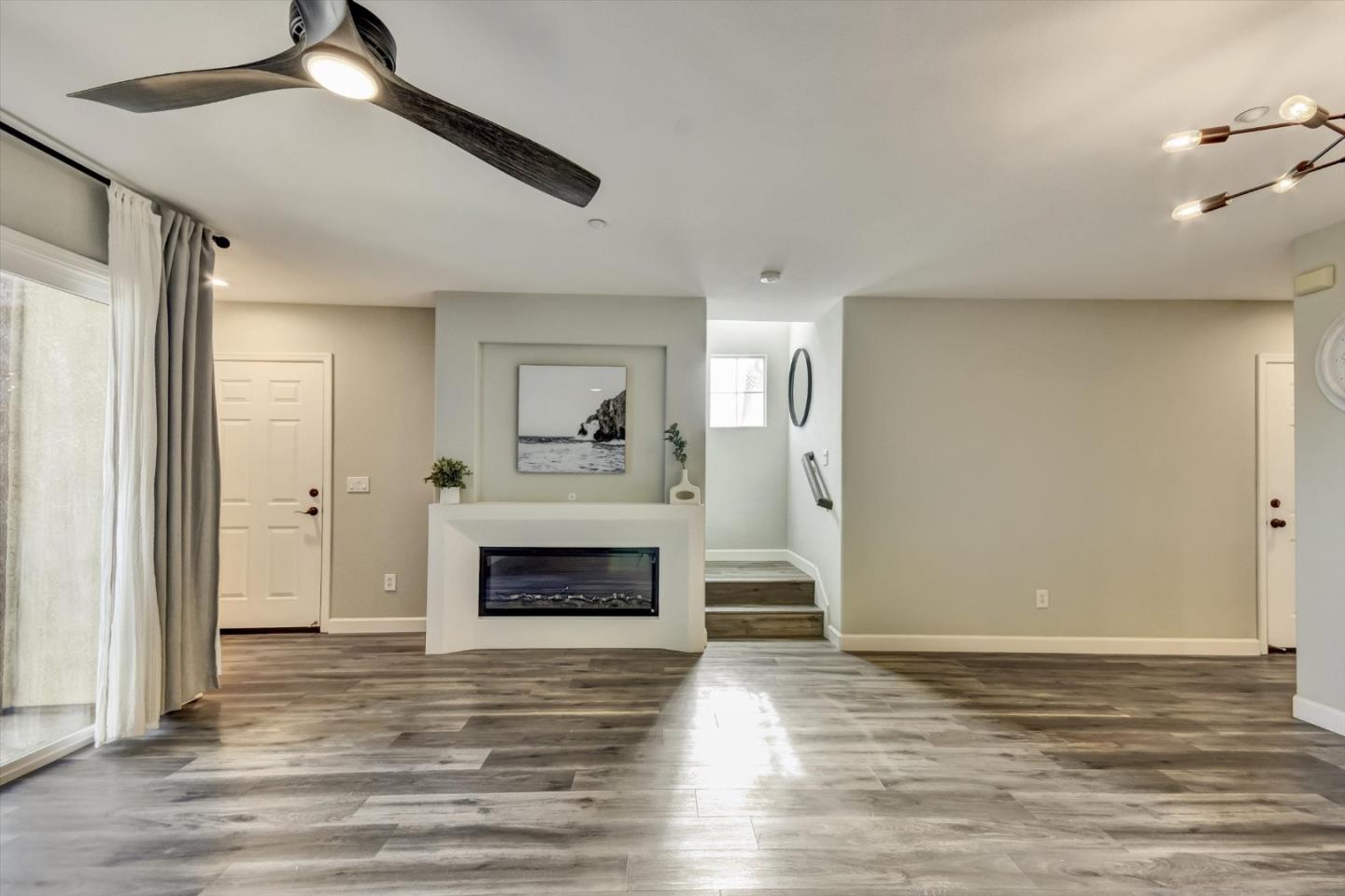 Detail Gallery Image 9 of 43 For 2043 Sonador, San Jose,  CA 95128 - 2 Beds | 2/1 Baths