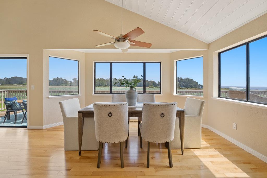 Detail Gallery Image 24 of 66 For 126 via Novella, Aptos,  CA 95003 - 4 Beds | 2/1 Baths