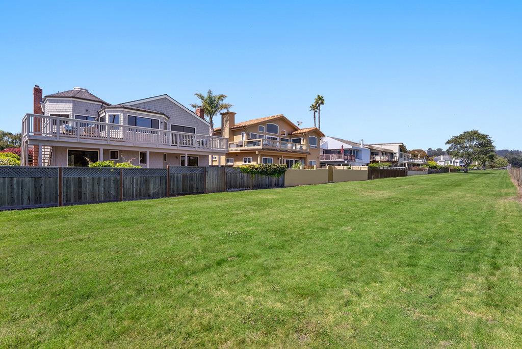 Detail Gallery Image 7 of 66 For 126 via Novella, Aptos,  CA 95003 - 4 Beds | 2/1 Baths