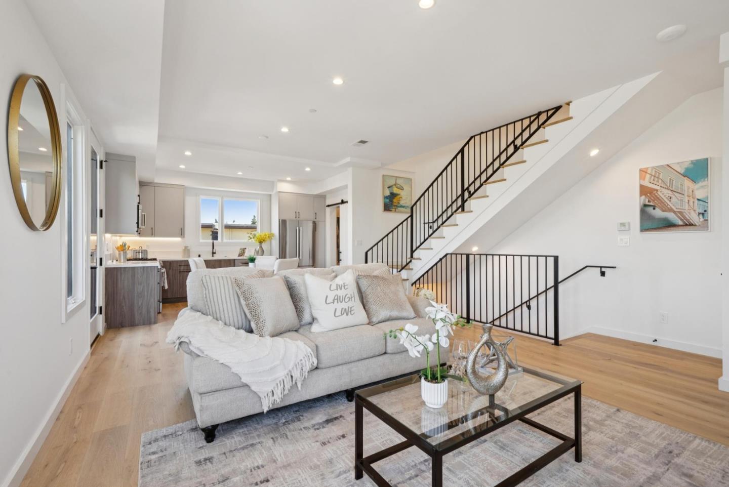 Detail Gallery Image 15 of 55 For 1433 Floribunda Ave #2,  Burlingame,  CA 94010 - 2 Beds | 2/1 Baths