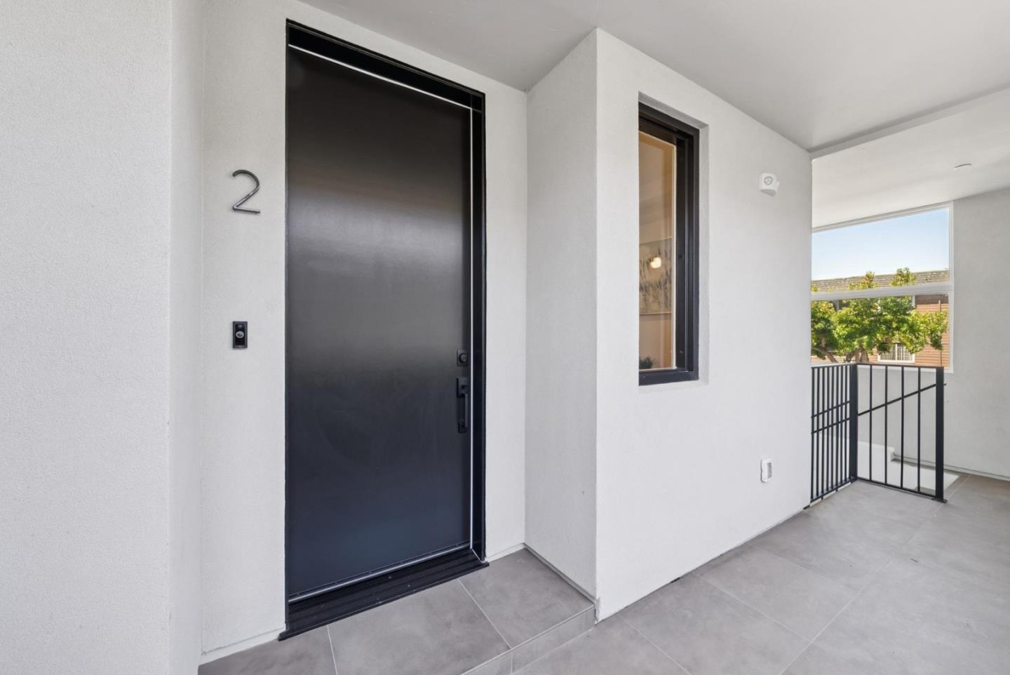 Detail Gallery Image 2 of 55 For 1433 Floribunda Ave #2,  Burlingame,  CA 94010 - 2 Beds | 2/1 Baths