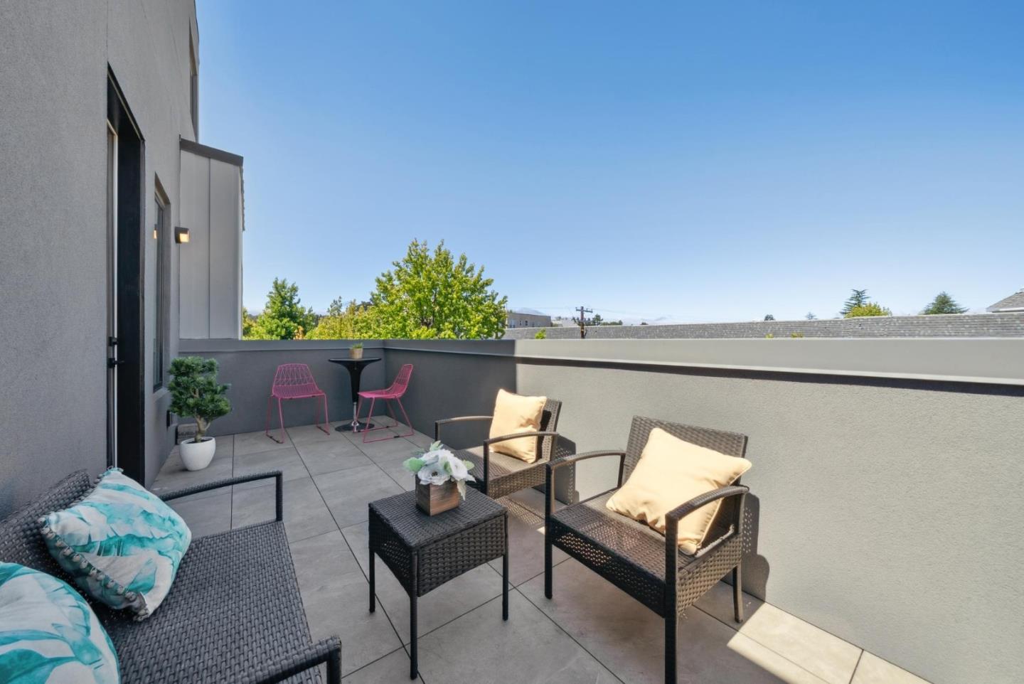 Detail Gallery Image 26 of 55 For 1433 Floribunda Ave #2,  Burlingame,  CA 94010 - 2 Beds | 2/1 Baths