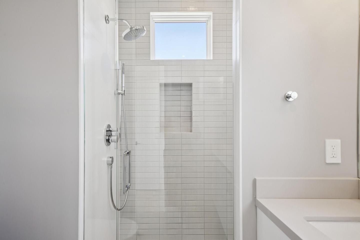 Detail Gallery Image 34 of 55 For 1433 Floribunda Ave #2,  Burlingame,  CA 94010 - 2 Beds | 2/1 Baths