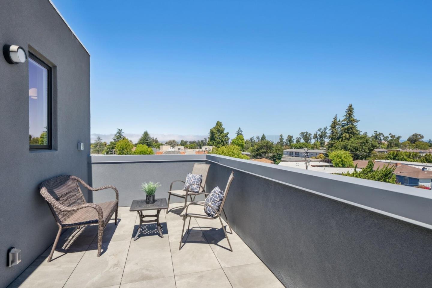 Detail Gallery Image 36 of 55 For 1433 Floribunda Ave #2,  Burlingame,  CA 94010 - 2 Beds | 2/1 Baths