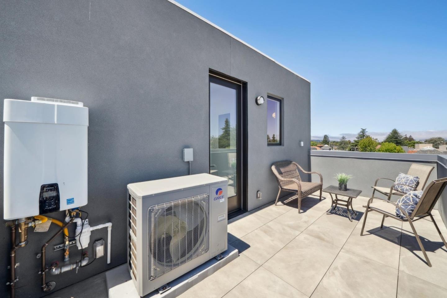 Detail Gallery Image 38 of 55 For 1433 Floribunda Ave #2,  Burlingame,  CA 94010 - 2 Beds | 2/1 Baths