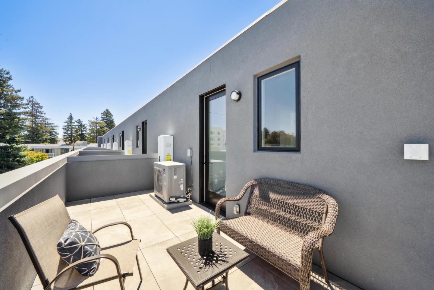 Detail Gallery Image 41 of 55 For 1433 Floribunda Ave #2,  Burlingame,  CA 94010 - 2 Beds | 2/1 Baths