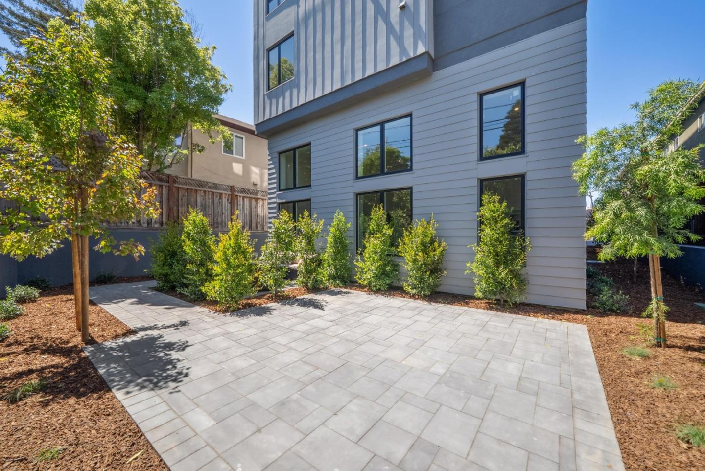 Detail Gallery Image 44 of 55 For 1433 Floribunda Ave #2,  Burlingame,  CA 94010 - 2 Beds | 2/1 Baths